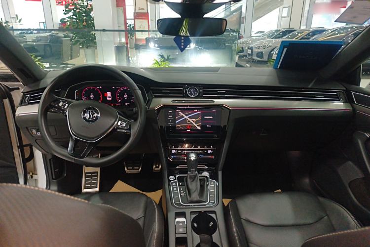 Used Volkswagen FAW-Volkswagen CC 2020 330TSI Glamour Edition China VI Standard Center Console