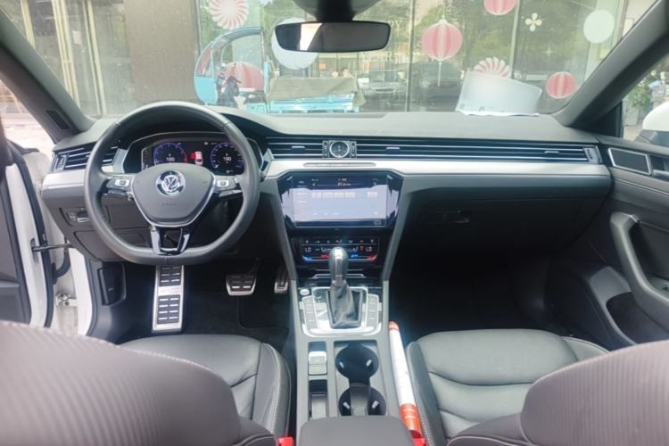 Used Volkswagen FAW-Volkswagen CC 2020 330TSI Glamour Edition China VI Standard Center Console
