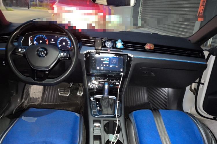 Used Volkswagen FAW-Volkswagen CC 2020 330TSI Glamour Edition China VI Standard Center Console