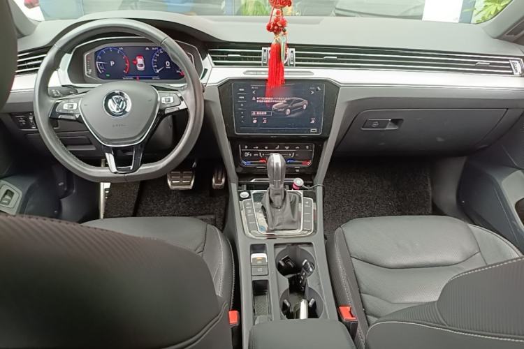 Used Volkswagen FAW-Volkswagen CC 2020 330TSI Glamour Edition China VI Standard Center Console