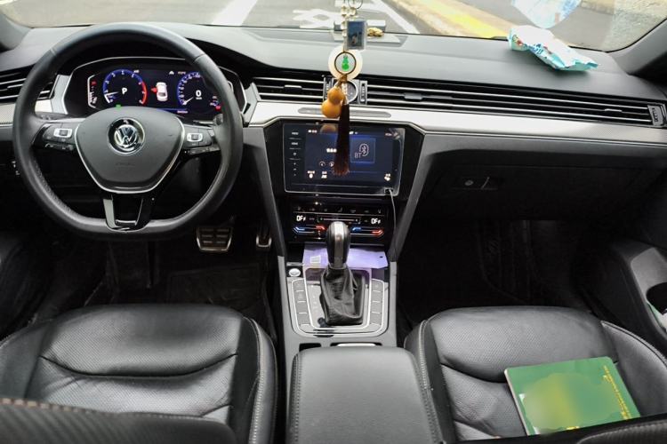 Used Volkswagen FAW-Volkswagen CC 2020 330TSI Glamour Edition China VI Standard Center Console