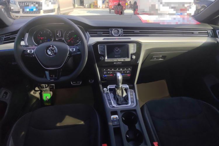 Used Volkswagen FAW-Volkswagen CC 2020 330TSI Huayan Edition China VI Standard Center Console
