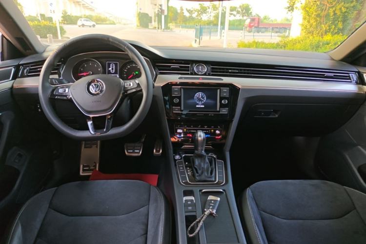 Used Volkswagen FAW-Volkswagen CC 2020 330TSI Huayan Edition China VI Standard Center Console