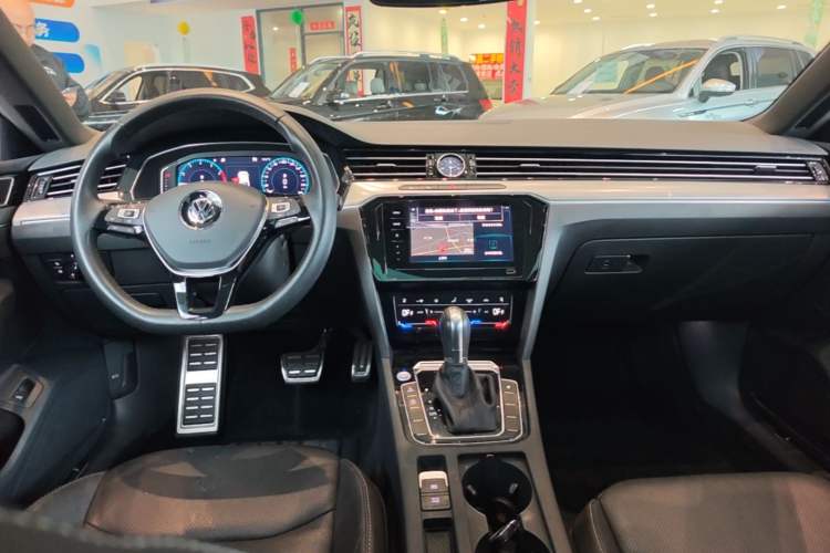 Used Volkswagen FAW-Volkswagen CC 2020 330TSI Glamour Edition China VI Standard Center Console