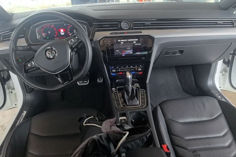 Used Volkswagen FAW-Volkswagen CC 2020 330TSI Glamour Edition China VI Standard Center Console