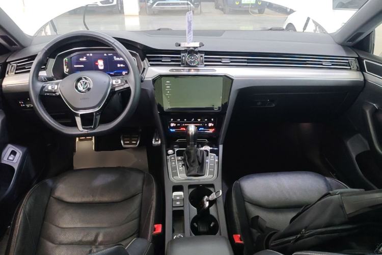 Used Volkswagen FAW-Volkswagen CC 2020 330TSI Glamour Edition China VI Standard Center Console