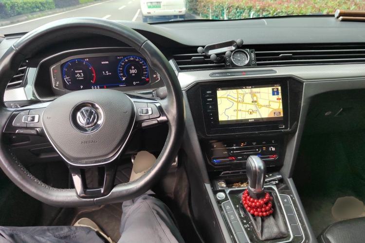 Used Volkswagen FAW-Volkswagen CC 2020 330TSI Glamour Edition China VI Standard Center Console
