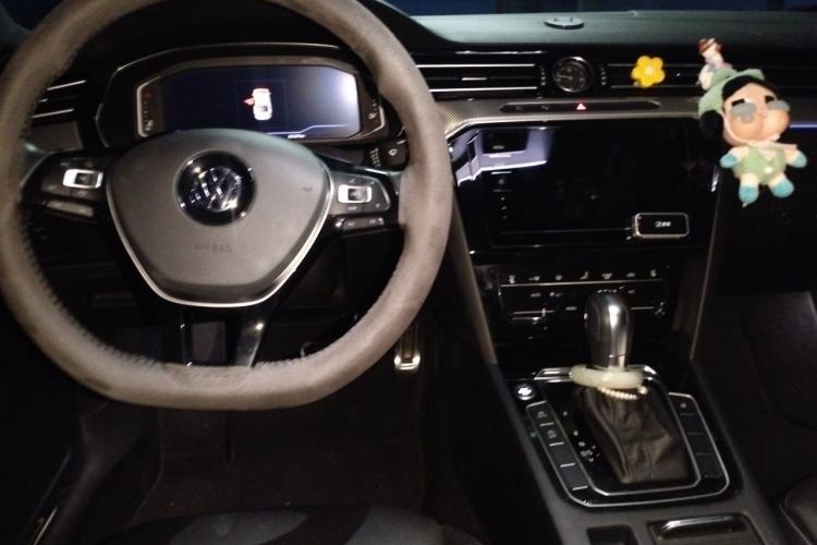 Used Volkswagen FAW-Volkswagen CC 2020 330TSI Glamour Edition China VI Standard Center Console