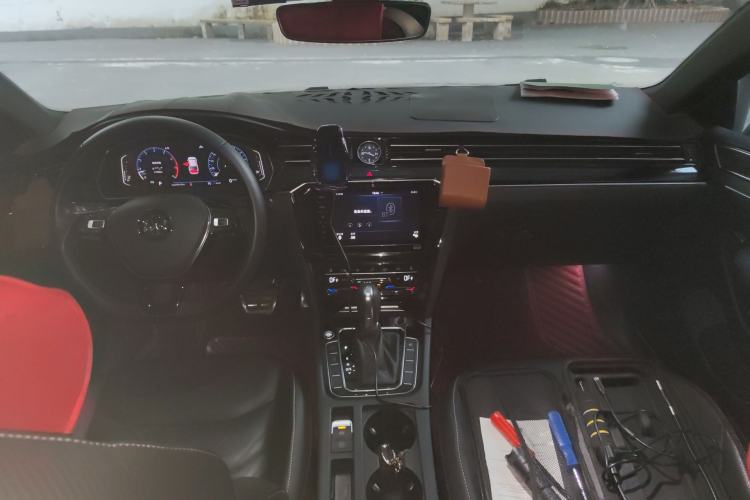 Used Volkswagen FAW-Volkswagen CC 2020 330TSI Glamour Edition China VI Standard Center Console