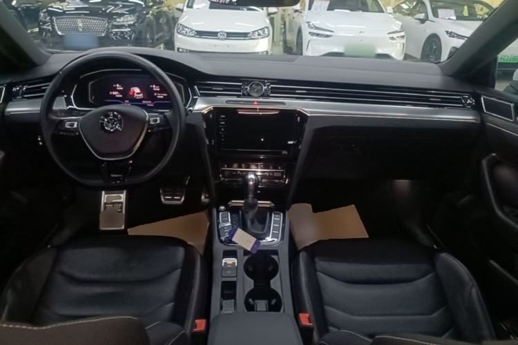 Used Volkswagen FAW-Volkswagen CC 2020 330TSI Glamour Edition China VI Standard Center Console