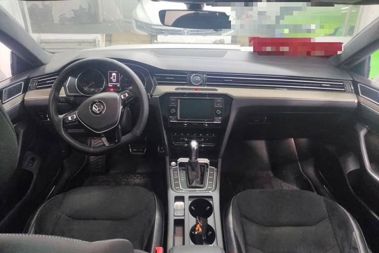Used Volkswagen FAW-Volkswagen CC 2020 330TSI Huayan Edition China VI Standard Center Console