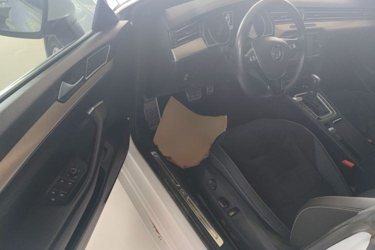 Used Volkswagen FAW-Volkswagen CC 2020 330TSI Huayan Edition China VI Standard Driver Seat