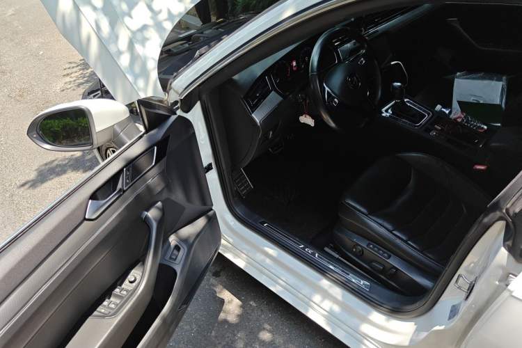 Used Volkswagen FAW-Volkswagen CC 2020 330TSI Glamour Edition China VI Standard Driver Seat