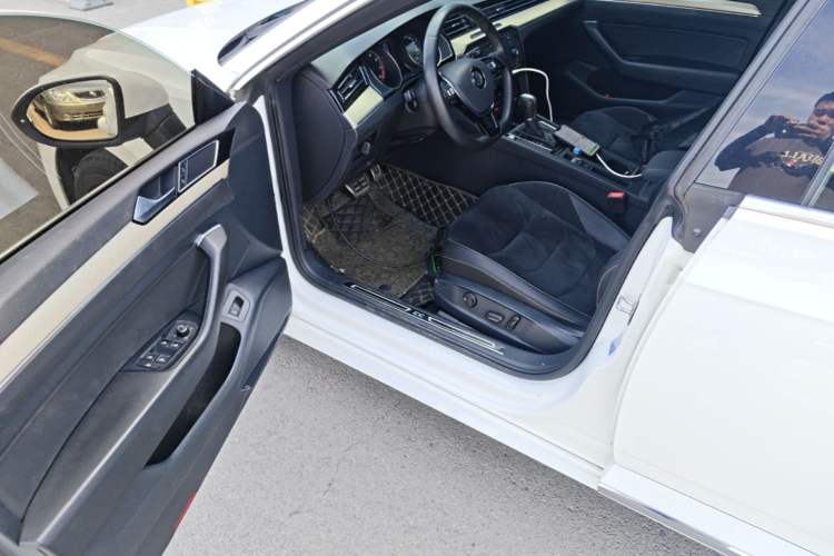 Used Volkswagen FAW-Volkswagen CC 2020 330TSI Huayan Edition China VI Standard Driver Seat
