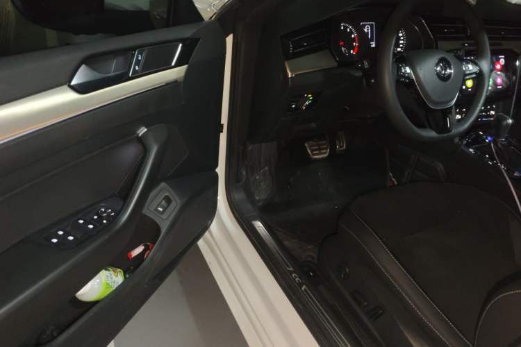 Used Volkswagen FAW-Volkswagen CC 2020 330TSI Huayan Edition China VI Standard Driver Seat