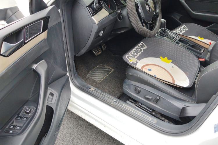 Used Volkswagen FAW-Volkswagen CC 2020 330TSI Huayan Edition China VI Standard Driver Seat