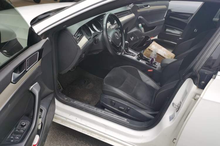 Used Volkswagen FAW-Volkswagen CC 2020 330TSI Huayan Edition China VI Standard Driver Seat