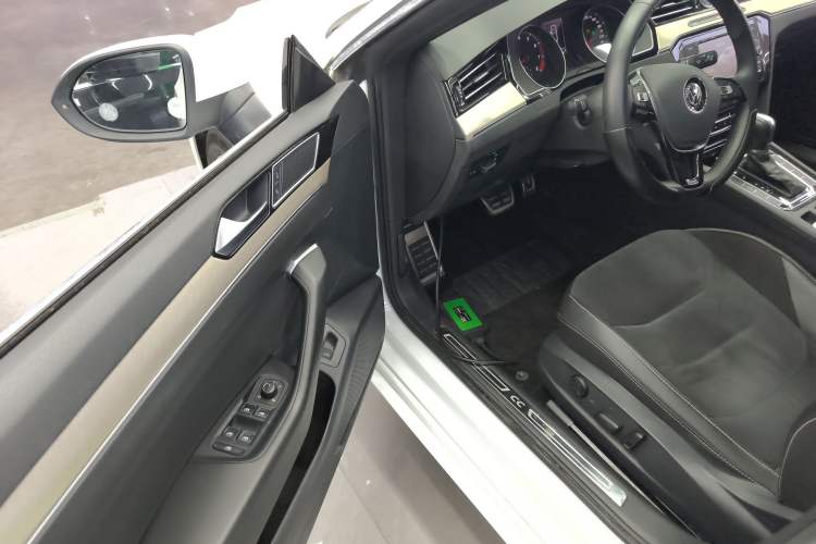 Used Volkswagen FAW-Volkswagen CC 2020 330TSI Huayan Edition China VI Standard Driver Seat