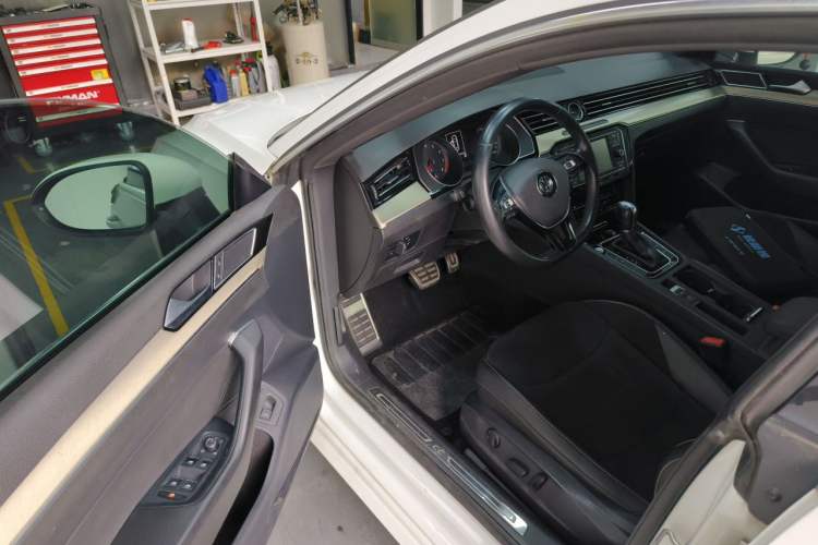 Used Volkswagen FAW-Volkswagen CC 2020 330TSI Huayan Edition China VI Standard Driver Seat