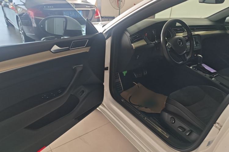 Used Volkswagen FAW-Volkswagen CC 2020 330TSI Huayan Edition China VI Standard Driver Seat