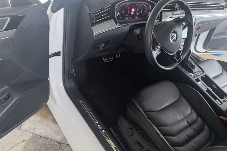 Used Volkswagen FAW-Volkswagen CC 2020 330TSI Glamour Edition China VI Standard Driver Seat
