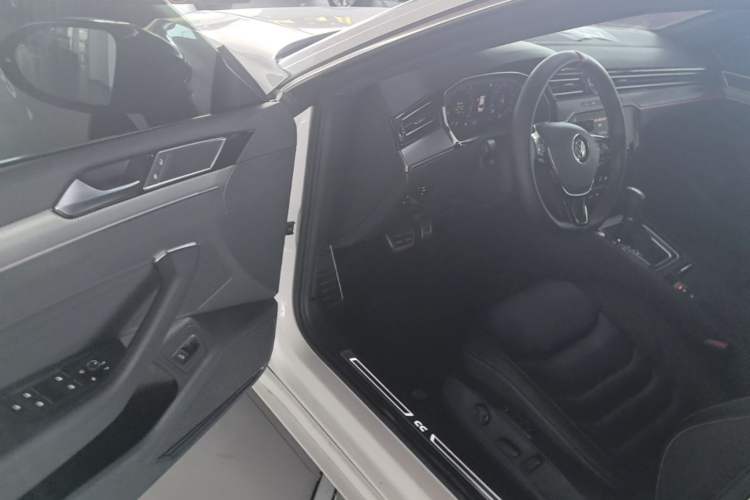 Used Volkswagen FAW-Volkswagen CC 2020 330TSI Glamour Edition China VI Standard Driver Seat