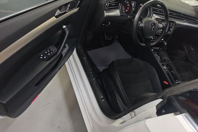Used Volkswagen FAW-Volkswagen CC 2020 330TSI Huayan Edition China VI Standard Driver Seat