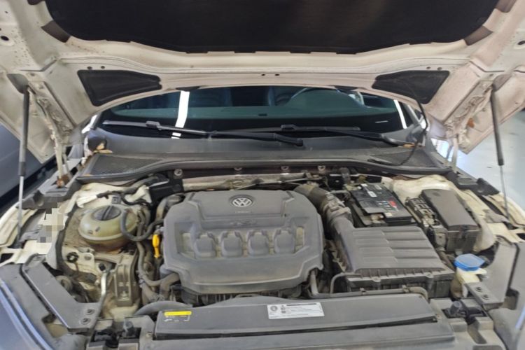 Used Volkswagen FAW-Volkswagen CC 2020 330TSI Glamour Edition China VI Standard Engine Bay