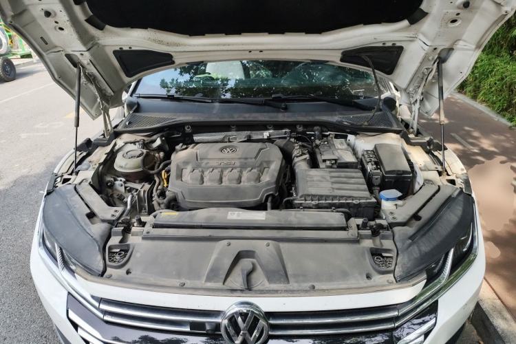 Used Volkswagen FAW-Volkswagen CC 2020 330TSI Huayan Edition China VI Standard Engine Bay