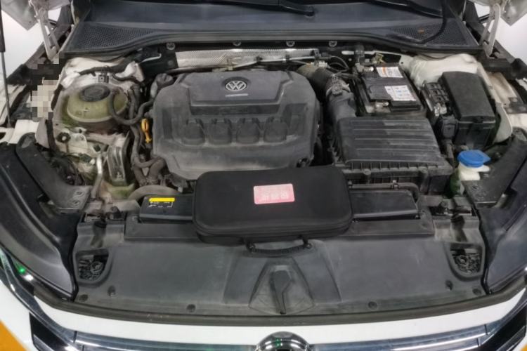 Used Volkswagen FAW-Volkswagen CC 2020 330TSI Glamour Edition China VI Standard Engine Bay