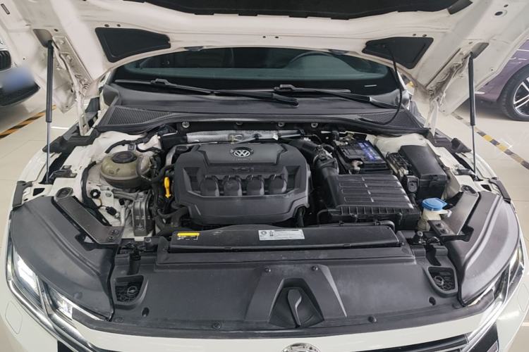 Used Volkswagen FAW-Volkswagen CC 2020 330TSI Glamour Edition China VI Standard Engine Bay