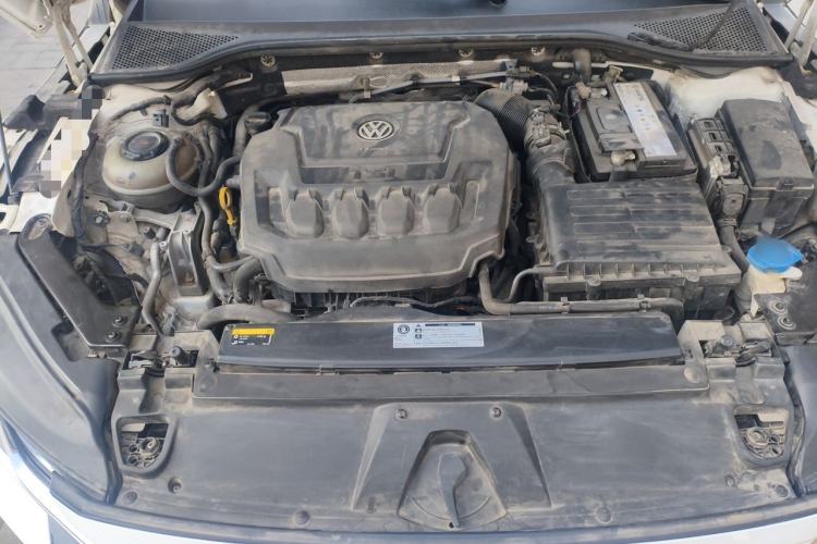 Used Volkswagen FAW-Volkswagen CC 2020 330TSI Glamour Edition China VI Standard Engine Bay