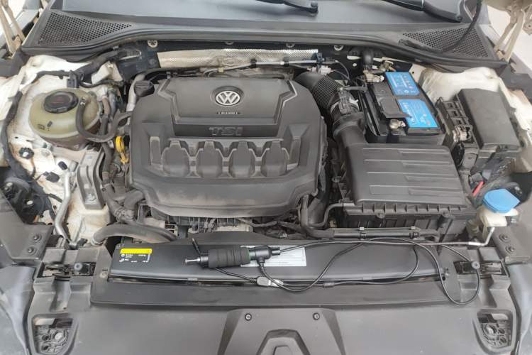 Used Volkswagen FAW-Volkswagen CC 2020 330TSI Glamour Edition China VI Standard Engine Bay