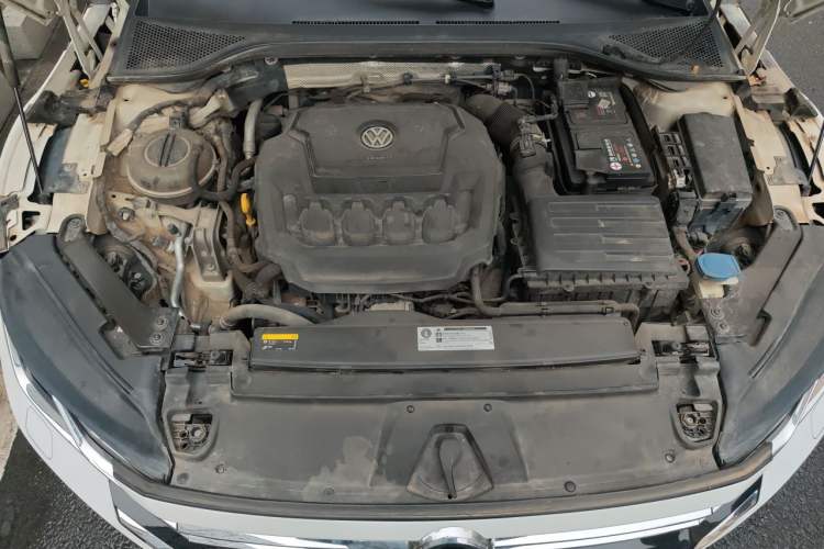Used Volkswagen FAW-Volkswagen CC 2020 330TSI Glamour Edition China VI Standard Engine Bay
