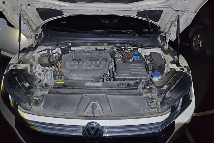 Used Volkswagen FAW-Volkswagen CC 2020 330TSI Glamour Edition China VI Standard Engine Bay