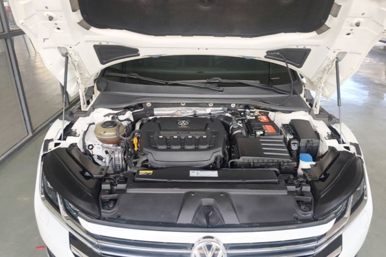 Used Volkswagen FAW-Volkswagen CC 2020 330TSI Glamour Edition China VI Standard Engine Bay