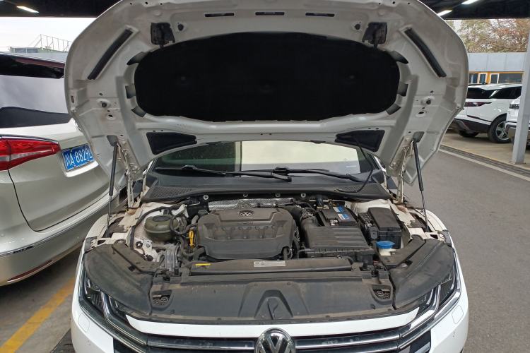 Used Volkswagen FAW-Volkswagen CC 2020 330TSI Glamour Edition China VI Standard Engine Bay
