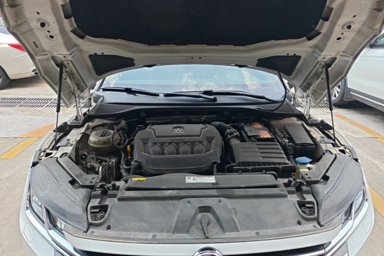 Used Volkswagen FAW-Volkswagen CC 2020 330TSI Glamour Edition China VI Standard Engine Bay