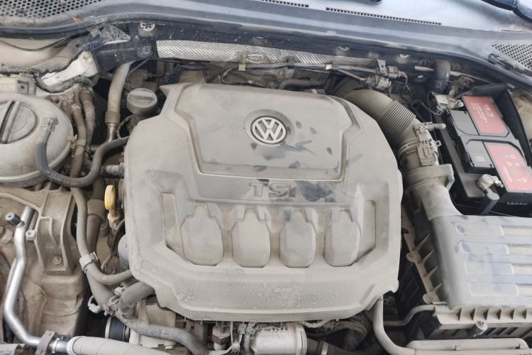 Used Volkswagen FAW-Volkswagen CC 2020 330TSI Huayan Edition China VI Standard Engine Bay