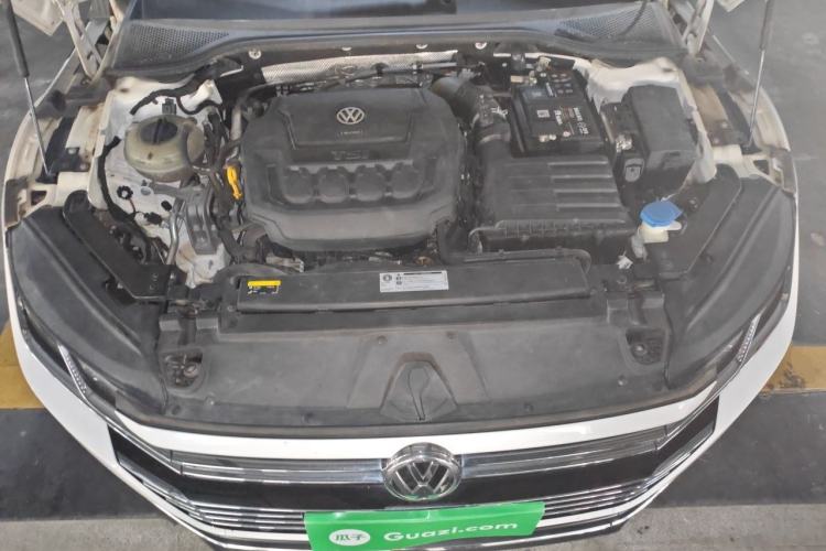 Used Volkswagen FAW-Volkswagen CC 2020 330TSI Huayan Edition China VI Standard Engine Bay