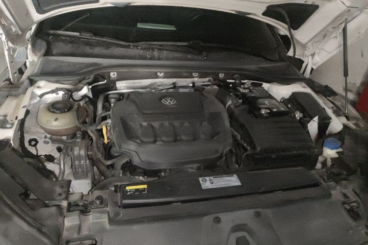 Used Volkswagen FAW-Volkswagen CC 2020 330TSI Glamour Edition China VI Standard Engine Bay