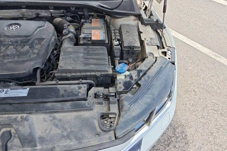 Used Volkswagen FAW-Volkswagen CC 2020 330TSI Glamour Edition China VI Standard Engine Bay Left