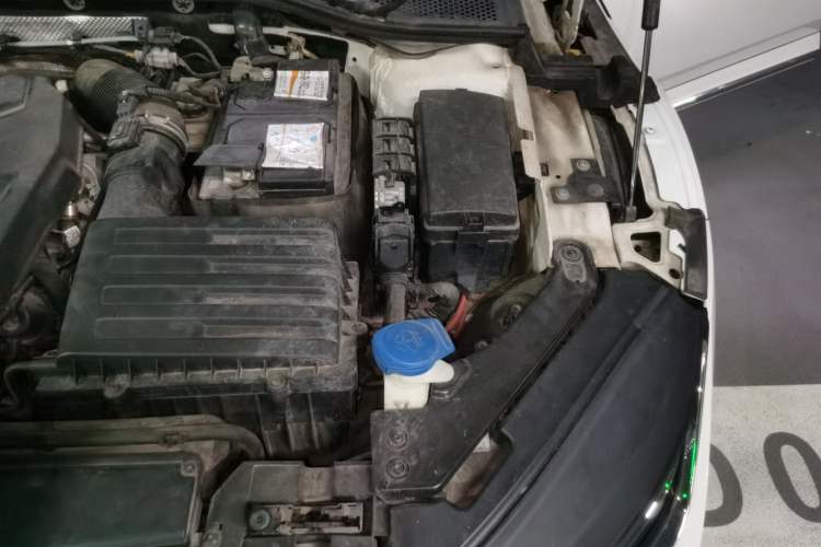 Used Volkswagen FAW-Volkswagen CC 2020 330TSI Glamour Edition China VI Standard Engine Bay Left