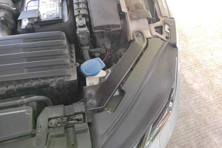 Used Volkswagen FAW-Volkswagen CC 2020 330TSI Glamour Edition China VI Standard Engine Bay Left