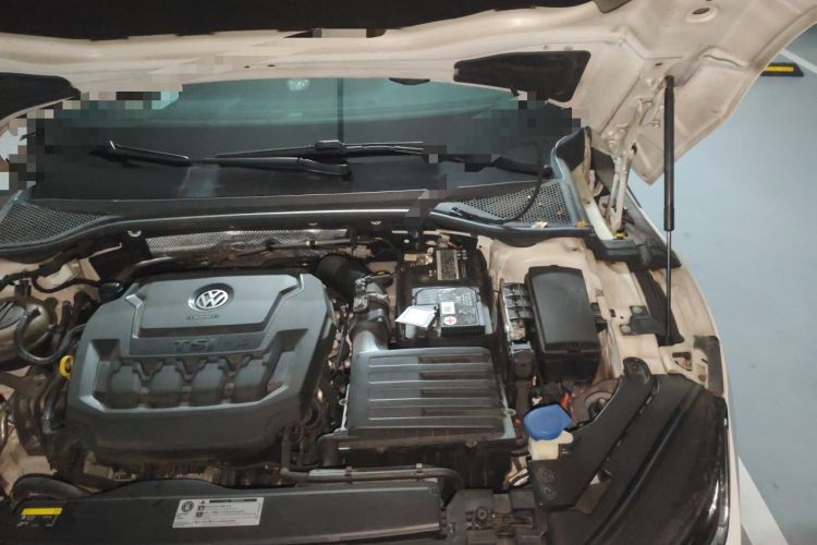 Used Volkswagen FAW-Volkswagen CC 2020 330TSI Huayan Edition China VI Standard Engine Bay Left