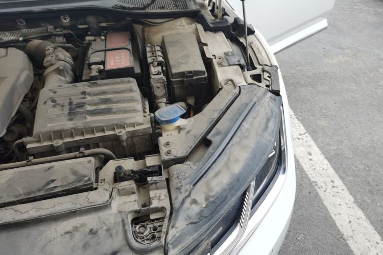 Used Volkswagen FAW-Volkswagen CC 2020 330TSI Huayan Edition China VI Standard Engine Bay Left