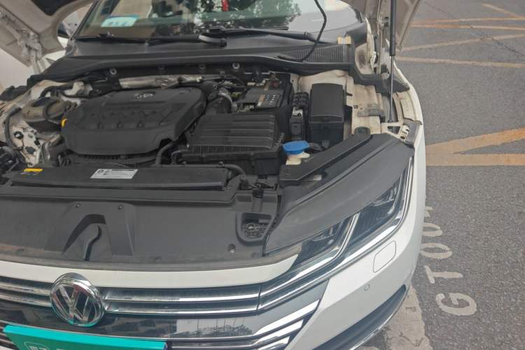 Used Volkswagen FAW-Volkswagen CC 2020 330TSI Glamour Edition China VI Standard Engine Bay Left