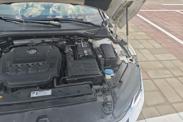 Used Volkswagen FAW-Volkswagen CC 2020 330TSI Glamour Edition China VI Standard Engine Bay Left