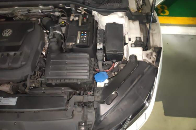 Used Volkswagen FAW-Volkswagen CC 2020 330TSI Glamour Edition China VI Standard Engine Bay Left