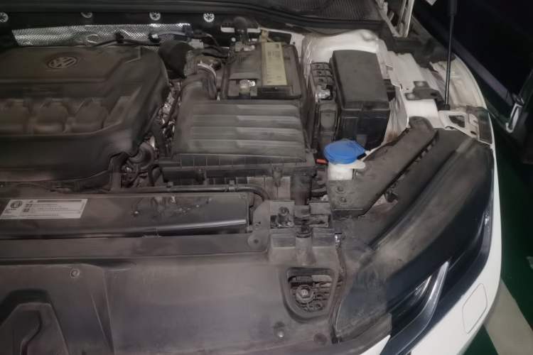 Used Volkswagen FAW-Volkswagen CC 2020 330TSI Glamour Edition China VI Standard Engine Bay Left